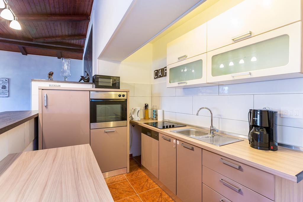 Villa Zara Лижнян Экстерьер фото