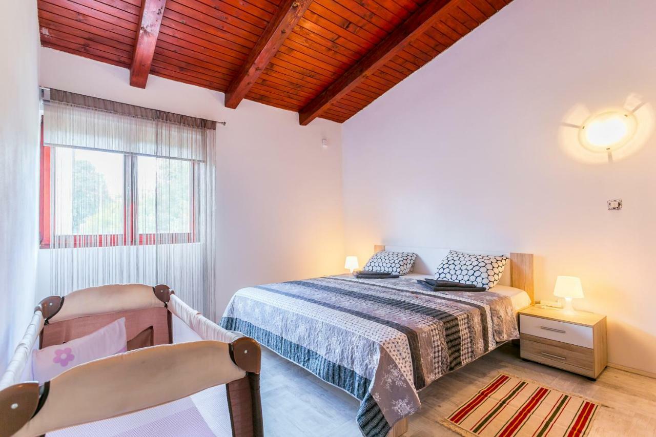 Villa Zara Лижнян Экстерьер фото